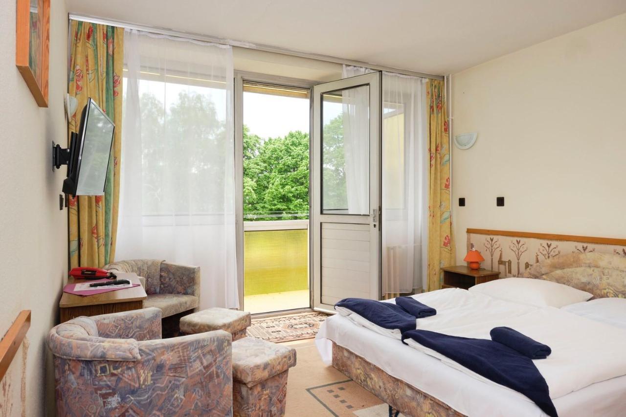 Retro Lido - Vonyarcvashegy Hotel Eksteriør billede